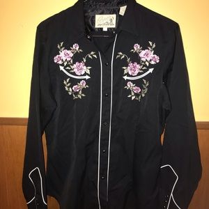 Black long sleeve western shirt with embroidery of pink and maroon flower design